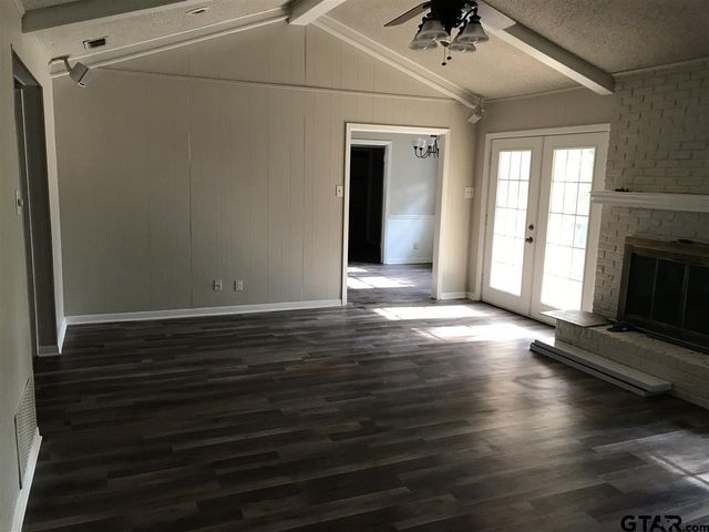 8233 Clemson, Tyler, TX 75703