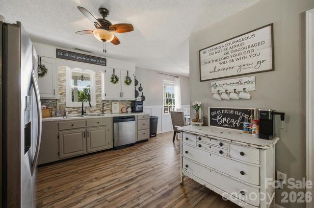 1404 Castle Court, Lenoir, NC 28645