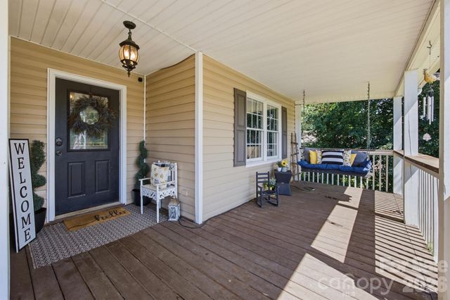 1404 Castle Court, Lenoir, NC 28645
