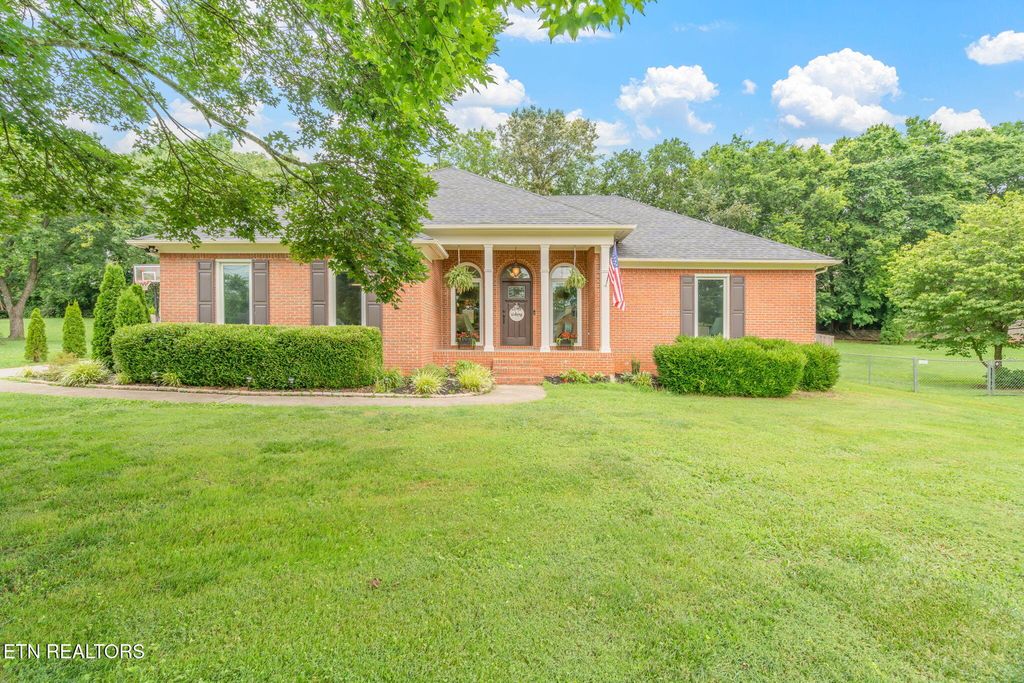 440 Dairy Lane, Lenoir City, TN 37772