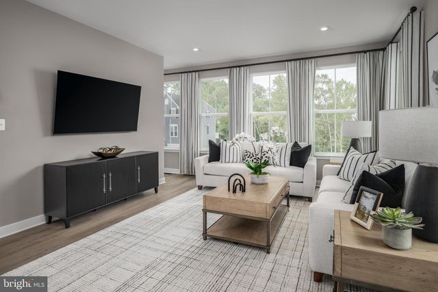 93C DESTRIER ST, Ranson, WV 25438