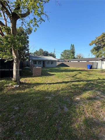 6123 Call St, Hollywood, FL 33024