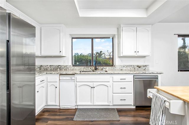 29710 Longhorn Drive, Canyon Lake, CA 92587