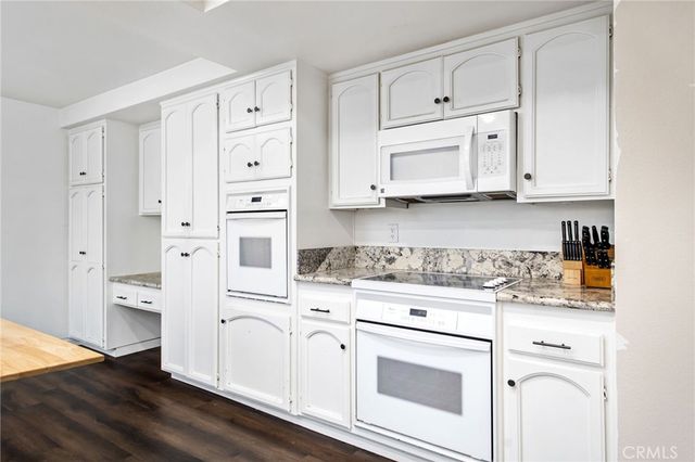 29710 Longhorn Drive, Canyon Lake, CA 92587