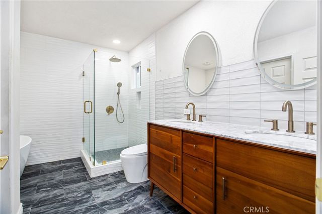 29710 Longhorn Drive, Canyon Lake, CA 92587