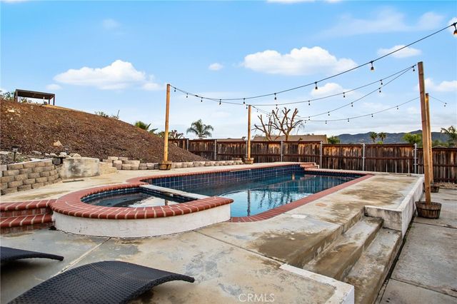 29710 Longhorn Drive, Canyon Lake, CA 92587