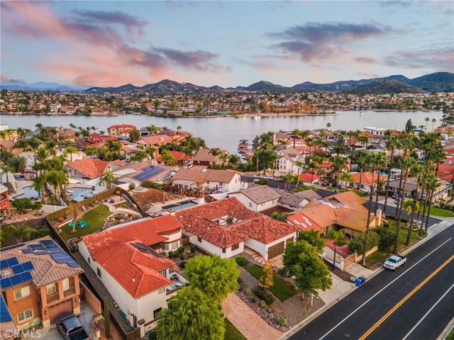 29710 Longhorn Drive, Canyon Lake, CA 92587