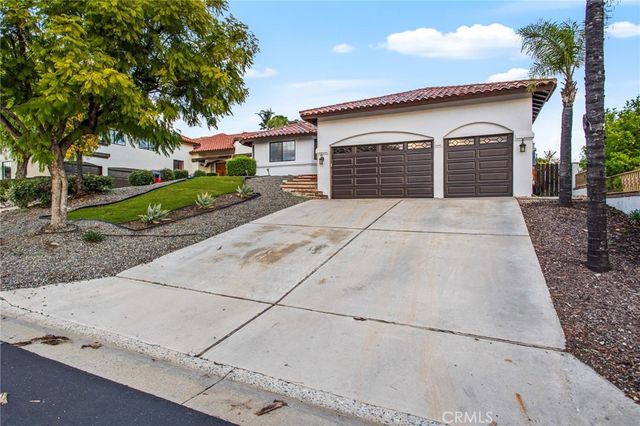 29710 Longhorn Drive, Canyon Lake, CA 92587