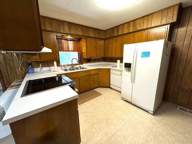 937 Homecrest Drive, Piggott, AR 72454