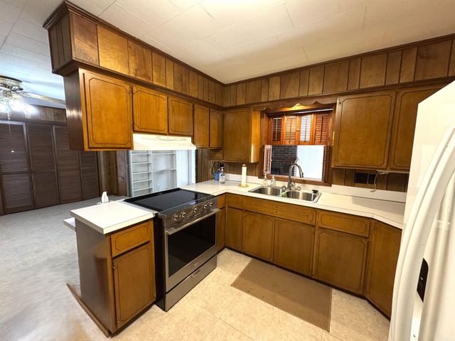 937 Homecrest Drive, Piggott, AR 72454