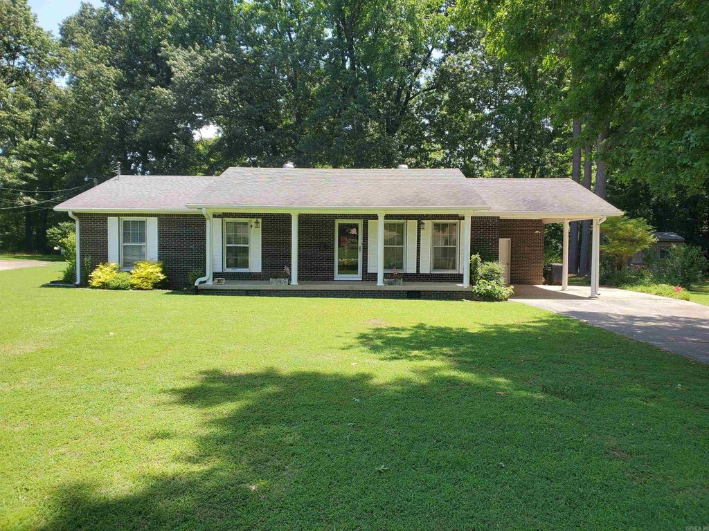 937 Homecrest Drive, Piggott, AR 72454