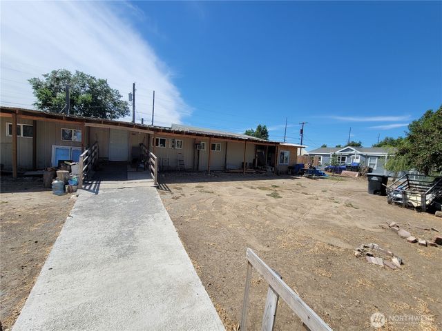 9951 & 9939 Highland Drive NE, Moses Lake, WA 98837