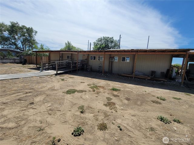 9951 & 9939 Highland Drive NE, Moses Lake, WA 98837