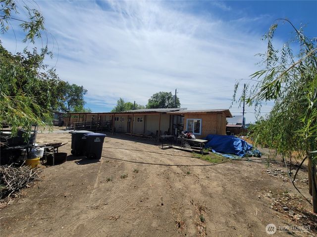 9951 & 9939 Highland Drive NE, Moses Lake, WA 98837