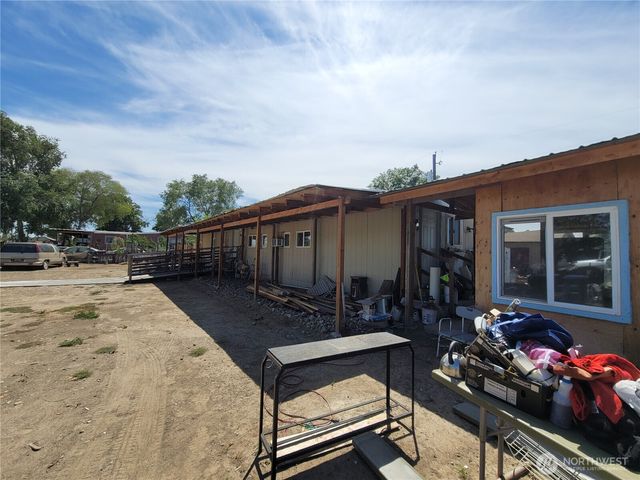 9951 & 9939 Highland Drive NE, Moses Lake, WA 98837