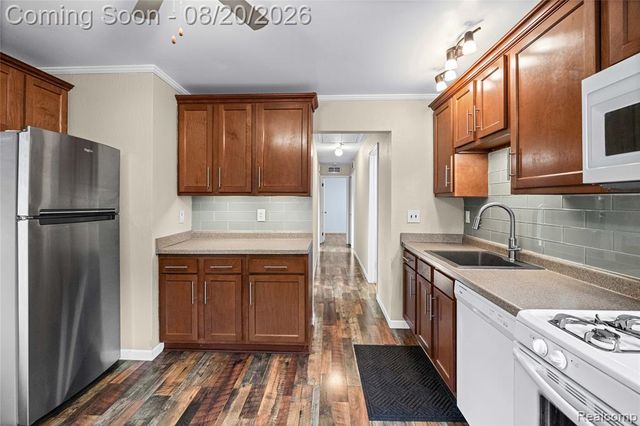 10880 Jackson Street, Belleville, MI 48111