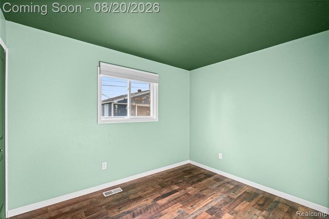 10880 Jackson Street, Belleville, MI 48111