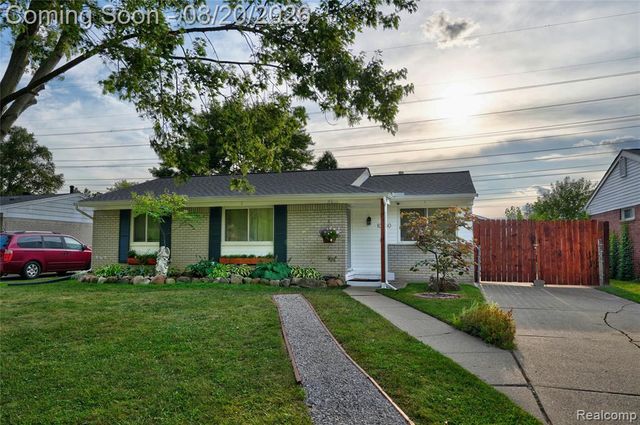 10880 Jackson Street, Belleville, MI 48111