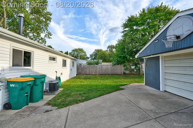10880 Jackson Street, Belleville, MI 48111