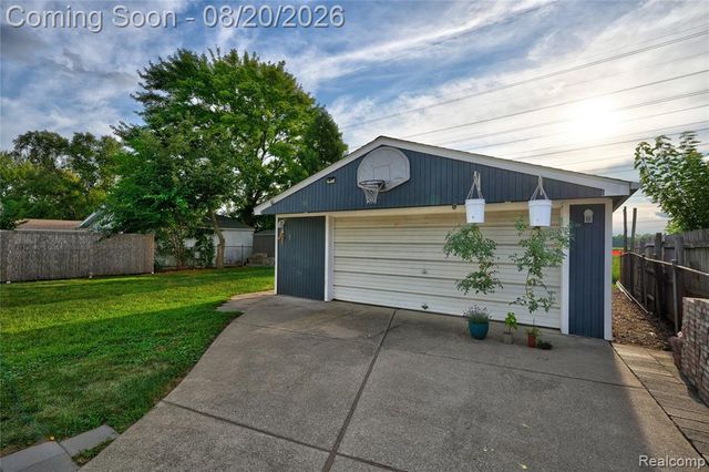 10880 Jackson Street, Belleville, MI 48111