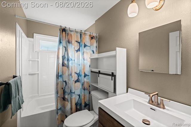 10880 Jackson Street, Belleville, MI 48111