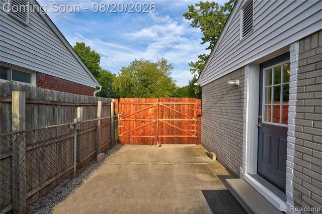 10880 Jackson Street, Belleville, MI 48111