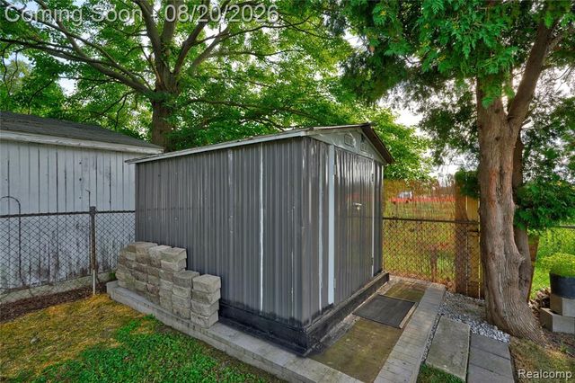10880 Jackson Street, Belleville, MI 48111