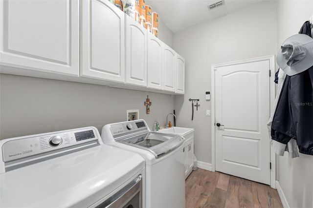 731 DIVINE CIRCLE, Orlando, FL 32828