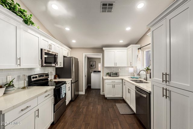 1409 E CORTEZ Street, Phoenix, AZ 85020