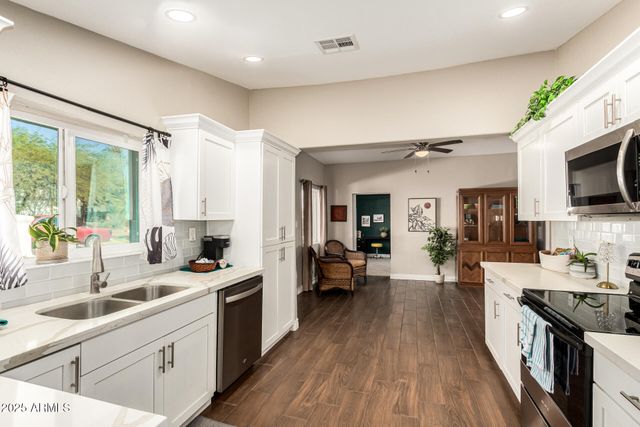 1409 E CORTEZ Street, Phoenix, AZ 85020