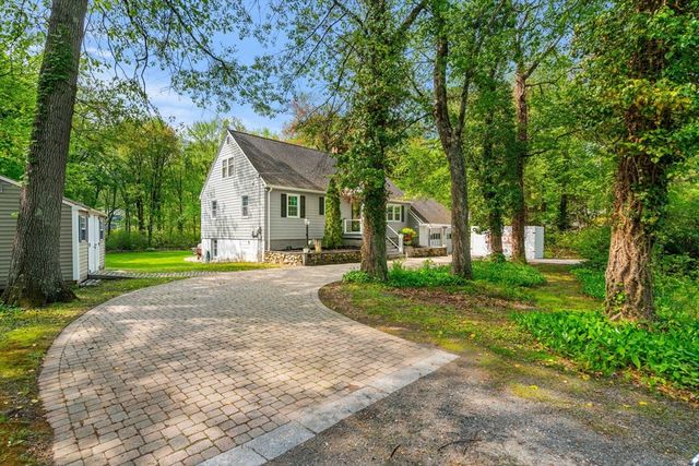 28 Ballardvale Road, Andover, MA 01810