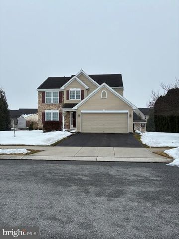 10 HARVEST DR, Ephrata, PA 17522
