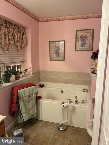 10 HARVEST DR, Ephrata, PA 17522