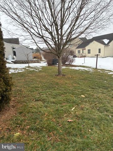 10 HARVEST DR, Ephrata, PA 17522