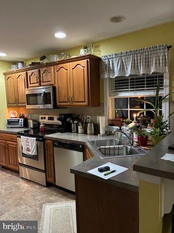 10 HARVEST DR, Ephrata, PA 17522