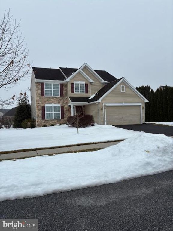 10 HARVEST DR, Ephrata, PA 17522