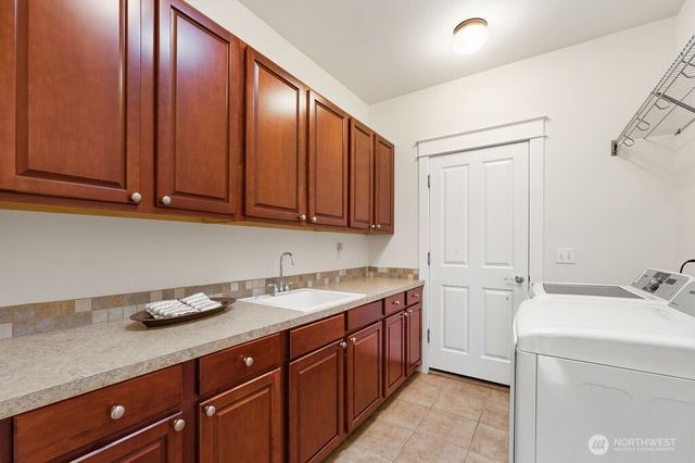 7276 Rosemount Circle, Tacoma, WA 98465