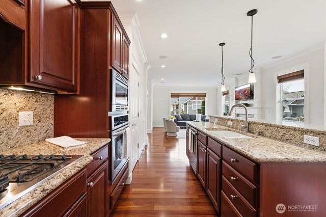 7276 Rosemount Circle, Tacoma, WA 98465