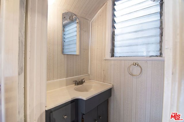 6133 Glen Tower Street, Los Angeles, CA 90068