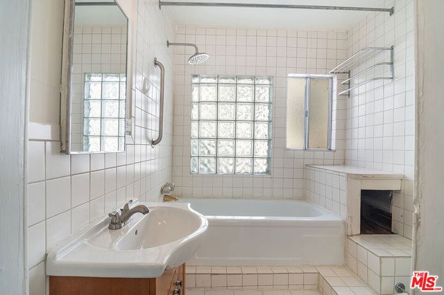 6133 Glen Tower Street, Los Angeles, CA 90068