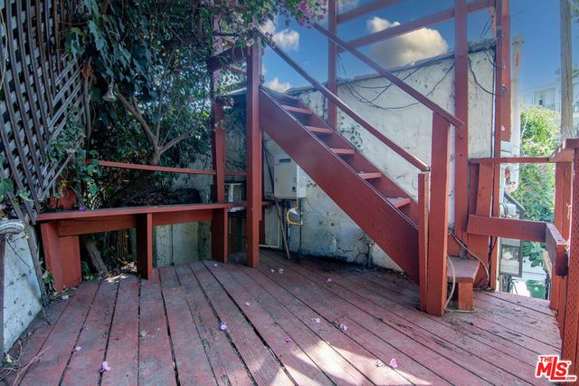 6133 Glen Tower Street, Los Angeles, CA 90068