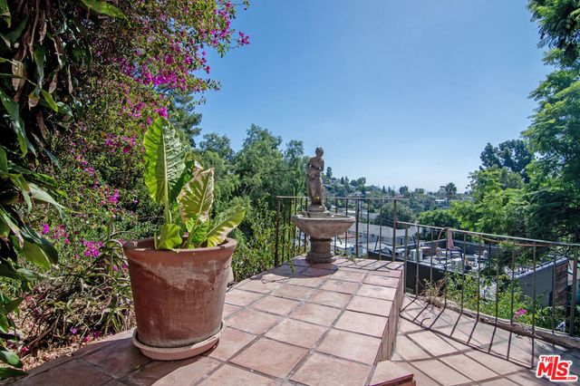 6133 Glen Tower Street, Los Angeles, CA 90068