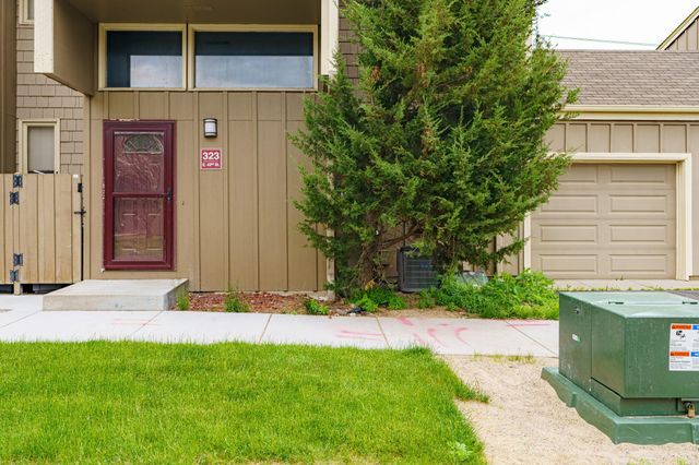 323 E 43rd Street, Minneapolis, MN 55409