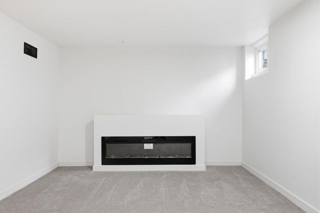 323 E 43rd Street, Minneapolis, MN 55409
