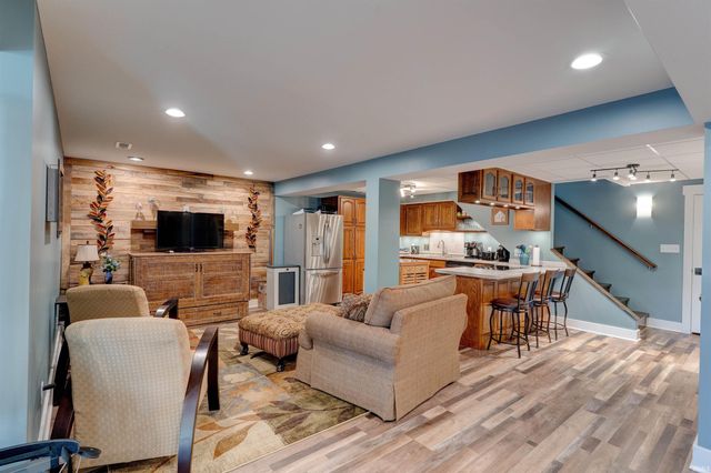 707 W Shepherds Lane, Santa Claus, IN 47579