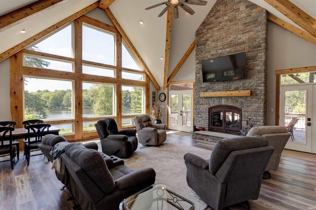 707 W Shepherds Lane, Santa Claus, IN 47579