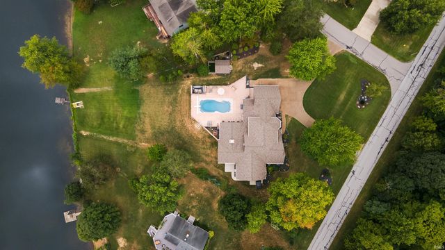 707 W Shepherds Lane, Santa Claus, IN 47579