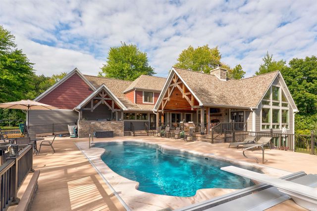 707 W Shepherds Lane, Santa Claus, IN 47579