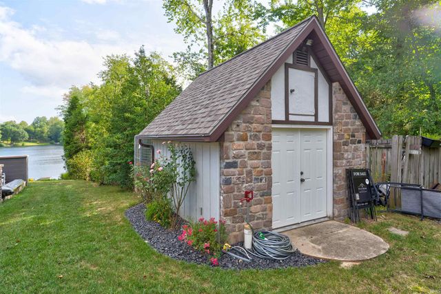 707 W Shepherds Lane, Santa Claus, IN 47579