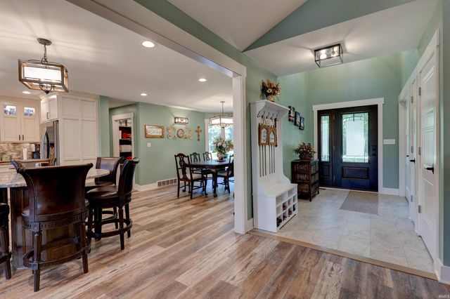 707 W Shepherds Lane, Santa Claus, IN 47579